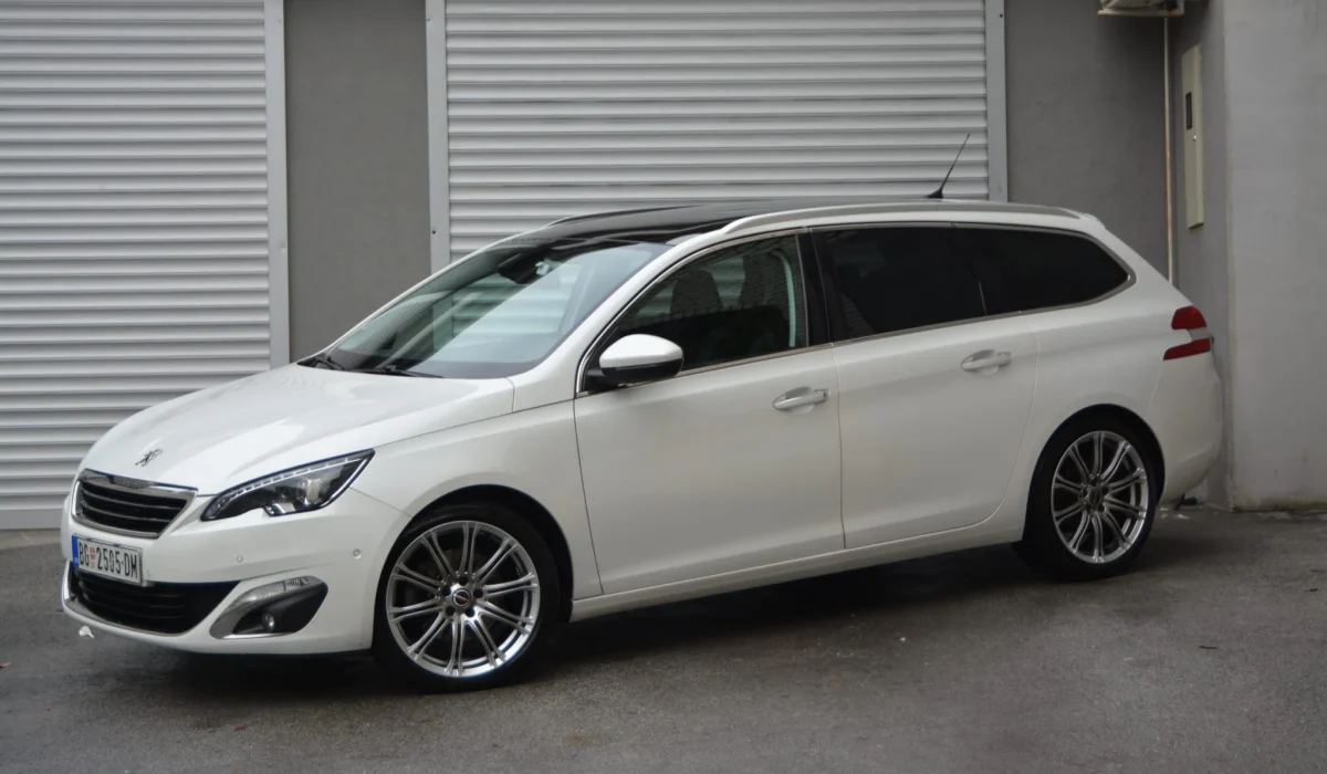 Peugeot 508 – automatik rent a car