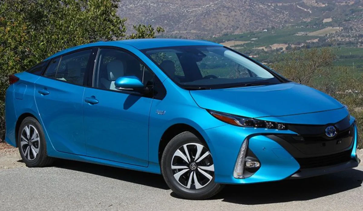 Toyota Prius (7 seater) – automatik rent a car